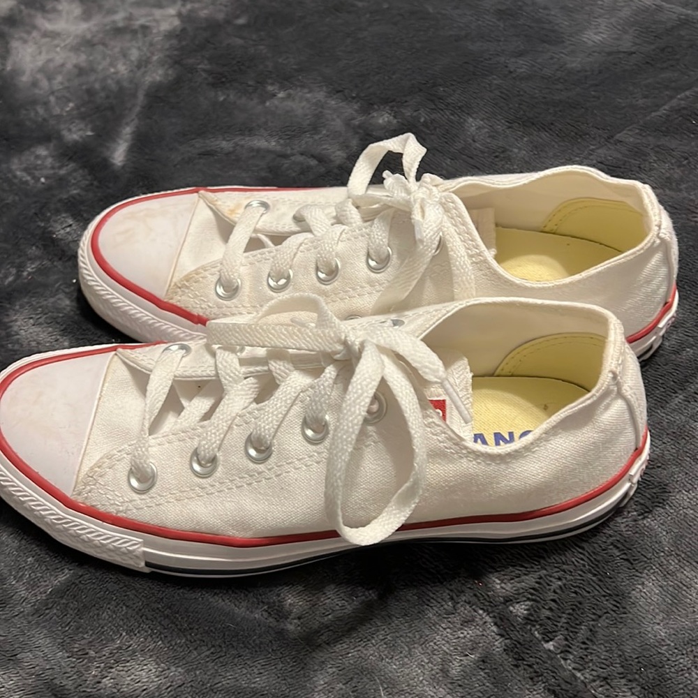 Size 6 Lowtop Converse